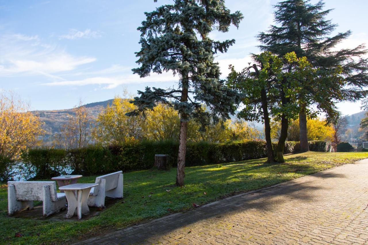 Hotel Chalet Del Lago Avigliana Eksteriør billede