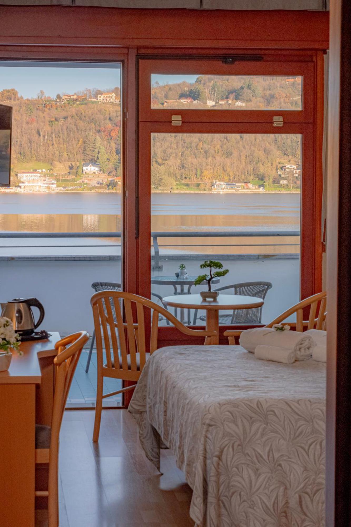 Hotel Chalet Del Lago Avigliana Eksteriør billede